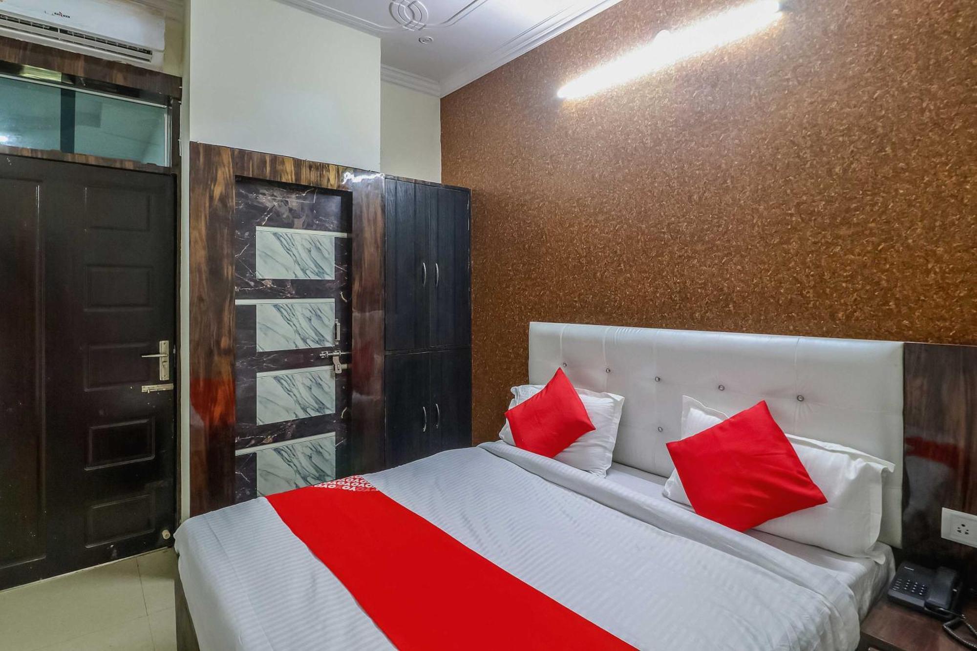 Hotel O Rodstar Chinhat Екстер'єр фото