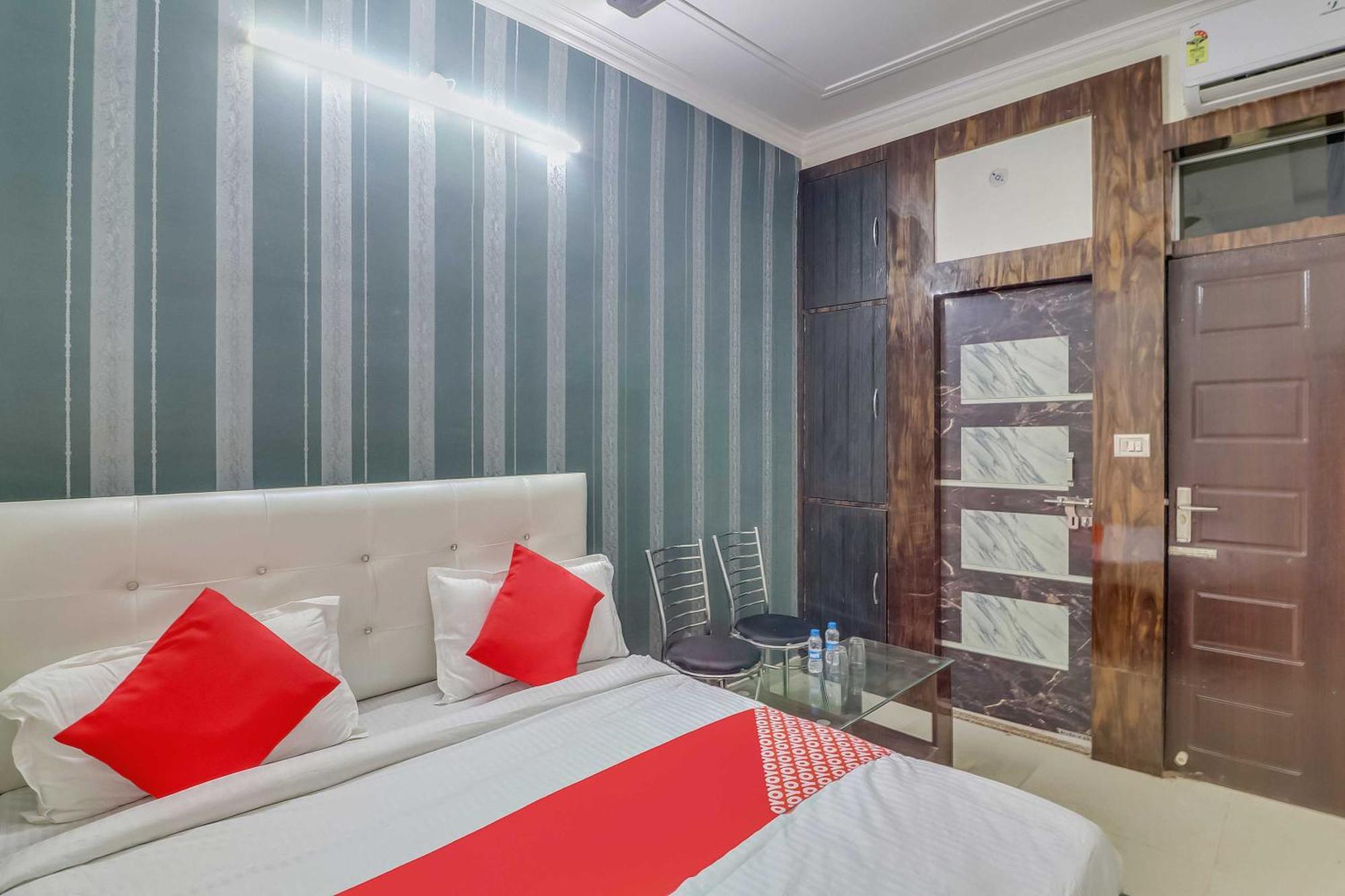 Hotel O Rodstar Chinhat Екстер'єр фото